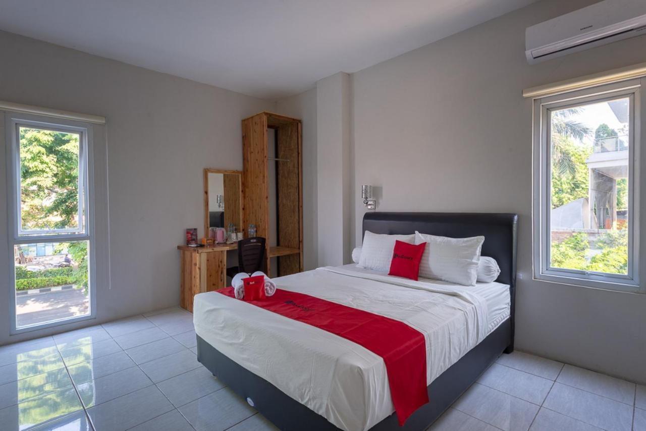 Reddoorz Plus Syariah @ Raya Nginden 2 Σουραμπάγια Εξωτερικό φωτογραφία